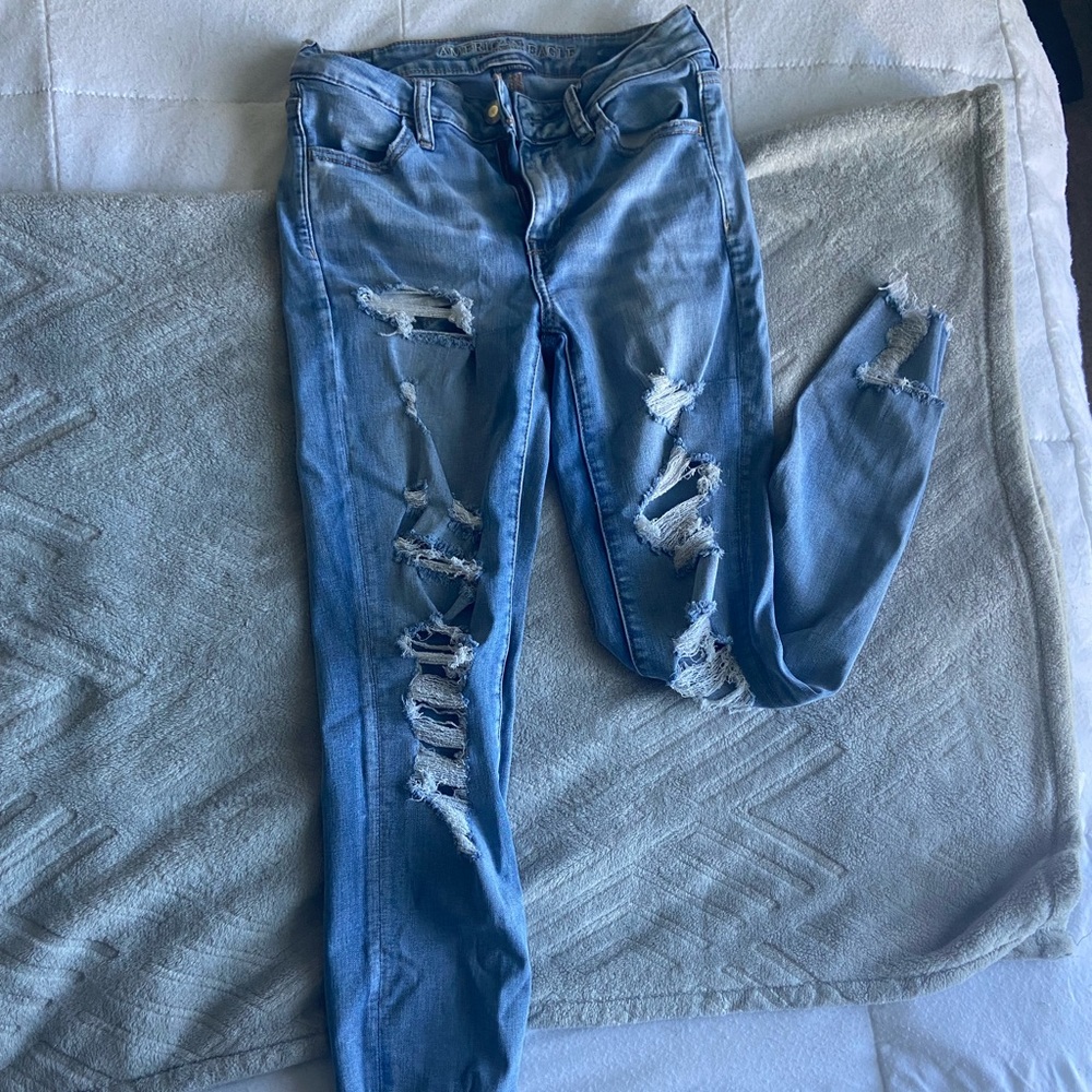 Light wash super stretch skinny jeans